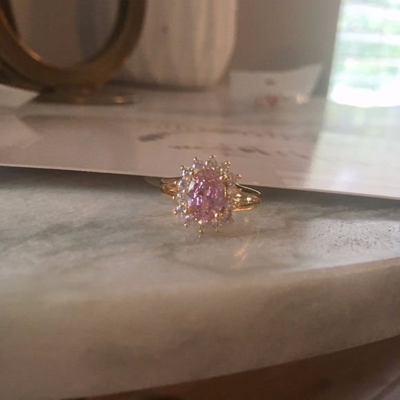 18 Carat Gold Plated Pink Simulated Diamond Ring - Picture 4 of 7